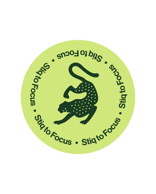 Parche de vitaminas para mejorar la concentración Stiq Patches Focus con diseño de leopardo verde.